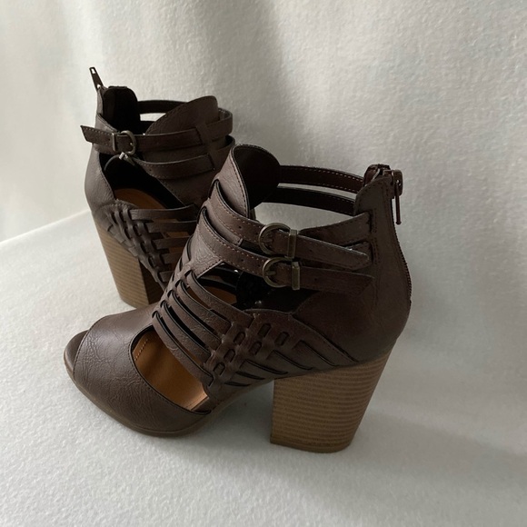 Cloudwalkers Size 7W Brown Open Toe Heel Sandals - Picture 3 of 16